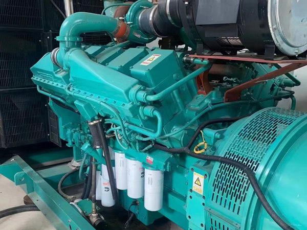 望谟更换100kW柴油发电机组机油时，需要注意哪些事项？